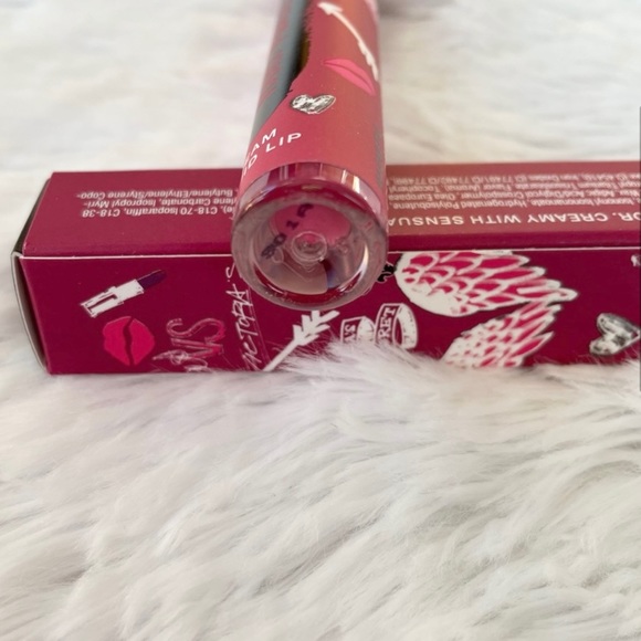 NWT Victoria’s Secret velvet matte cream liquid lipstick Full coverage - Picture 5 of 8